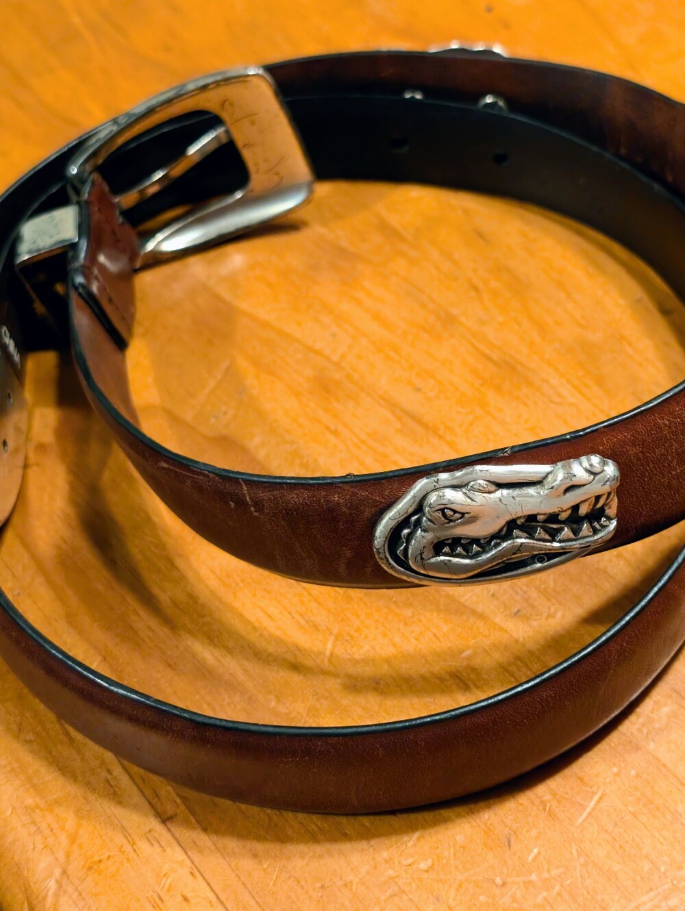 Vtg Gators Brown Genuine Leather Men’s Belt with Silver Alligator Accent Size 38
